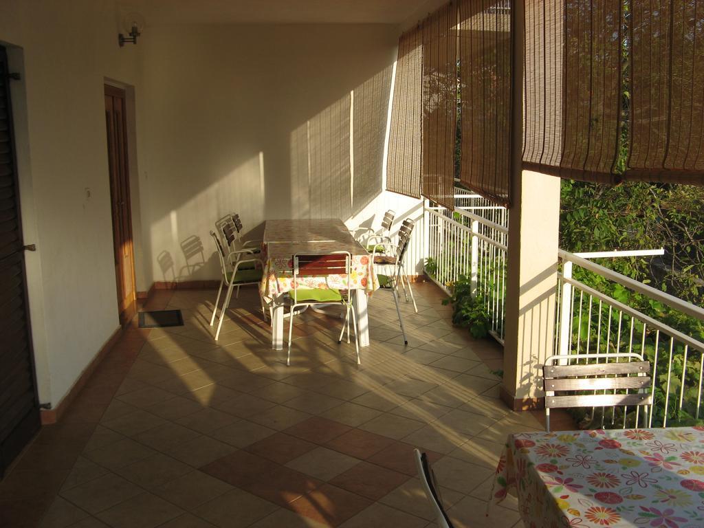 Apartments&Rooms Milka Stari Grad Kültér fotó