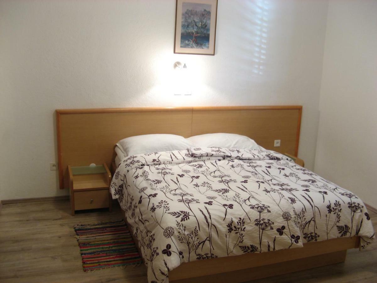 Apartments&Rooms Milka Stari Grad Kültér fotó