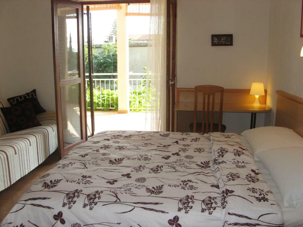 Apartments&Rooms Milka Stari Grad Kültér fotó